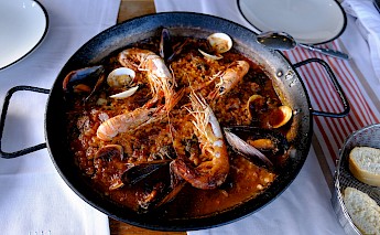 Spain is famous for its paella! Young Shih@Unsplash