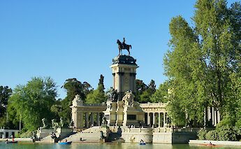 Estanque Grande del Retiro, Madrid, Spain. Unsplash: Martti Salmi