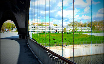 Bridge at Madrid Rio Park, Madrid, Spain. Flickr: Santiago Martínez