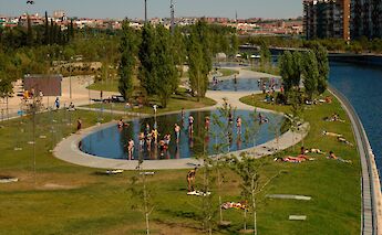 Madrid Rio Park, Madrid, Spain. Flickr: Gonzalo Malpartida