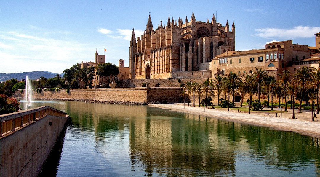 Close up shot of Le Seu, the Cathedral of Palma. Unsplash:Yves Alarie