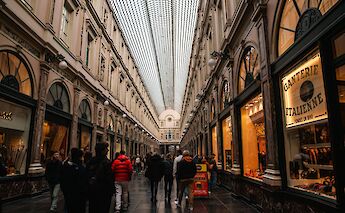 Market in Brussels, Belgium. Zhu Yunxiao@Unsplash