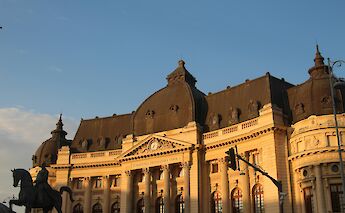 Dusk in Bucharest, Romania. Tudor Adrian@Unsplash