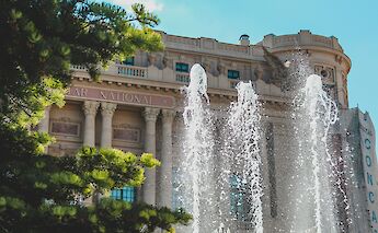 Fountains, Bucharest, Romania. Arpad Czapp@Unsplash