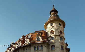 Tower, Bucharest, Romania. Czapp Botond@Unsplash