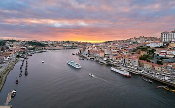 Porto, Portugal. Unsplash:PedroCunha