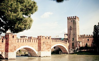 Castelvecchio Bridge, over the Adige River, Verona. Raimond Klavins@Unsplash