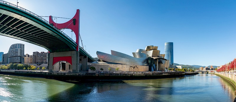 Museo Guggenheim, the most famous landmark of Bilbao, Spain. David Vives@Unsplash