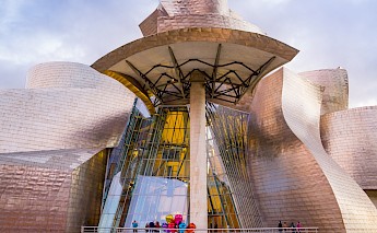 Guggenheim Museum, Bilbao, Spain. Piotr Musiol@Unsplash