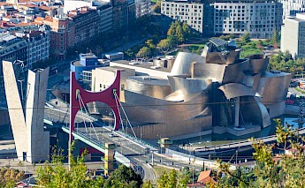 La Salve Bridge and the Guggenheim Museum, Bilbao. David Vives@Unsplash