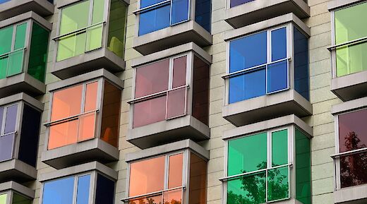 Colorful windows, Bilbao, Spain. Sergio Orbea@Unsplash