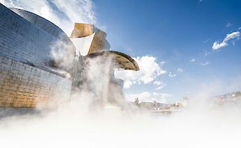 Mist in front of the Guggenheim Museum, Bilbao, Spain. Pedro Sanz@Unsplash