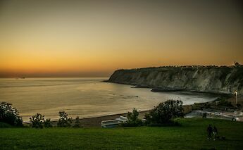 Algorta at sunset, Bilbao, Spain. Aitor Olaskoaga@Unsplash
