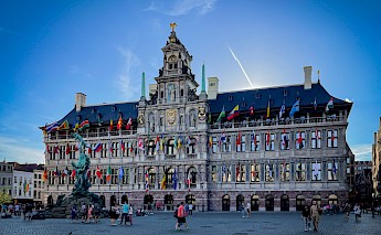 Stadhuis, Antwerp's City Hall. Bente Hagens@Unsplash