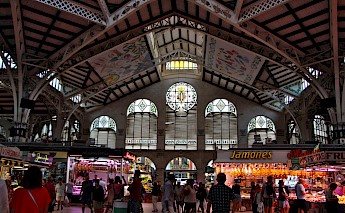 The Central Market of Valencia, a great place to eat and find interesting people and food. Eleni Afiontzi@Unsplash