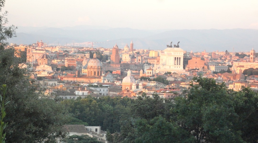 Rome View from Gianicolo Hill, Italy. Captain Raju@Wikimedia Commons