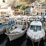 Small fishing boats at the Auffes Valley, little fishing creek, Marseille. Arnaud 25@Wikimedia Commons