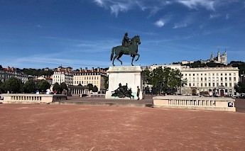 Place Bellecour, a large square in the centre of Lyon. Zakario Faibis@Wikimedia Commons