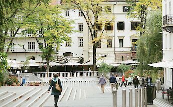 People walking in the central district of Ljubljana. Ali Nuredini@Unsplash