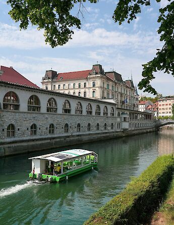 Ljubljanica River, Ljubljana, Slovenia. Simon Hermans@Unsplash