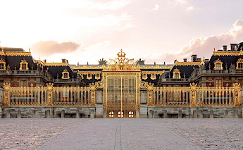 King's Golden Gate, also known as Honour Gate, at the main entrance, Versailles. Jessica Kantak Bailey@Unsplash