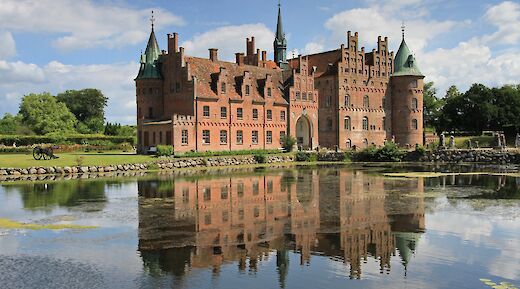 Egeskgov Caste reflection, Denmark. Marina Surniene@Unpslash