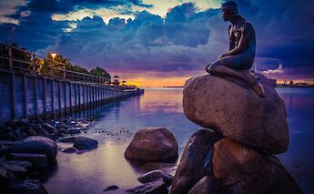 Little Mermaid, Copenhagen, Denmark. Ange Loron@Unsplash