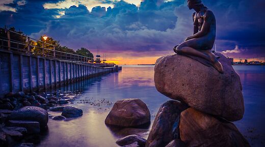 Little Mermaid, Copenhagen, Denmark. Ange Loron@Unsplash