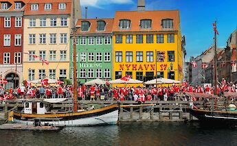 Soccer fans in Copenhagen, Denmark. Nick Karvounis@Unsplash