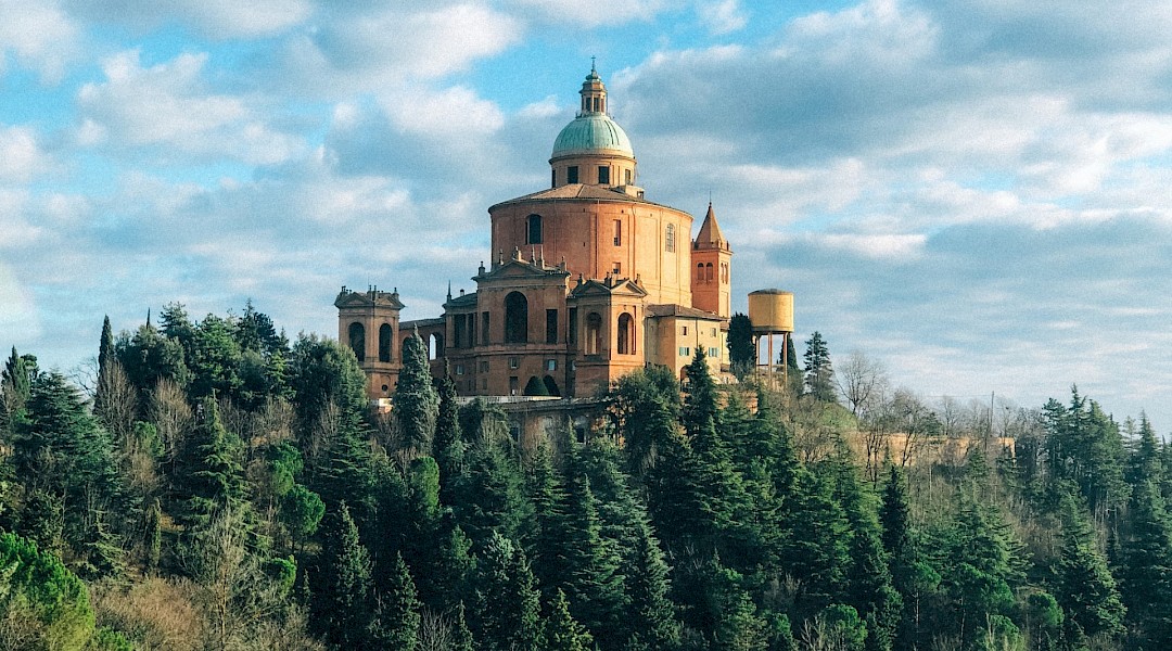 Sanctuary of the Madonna di San Luca. Constantin Mutaf@Unsplash