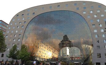 Foodhallen, market hall Rotterdam, Netherlands. Unsplash: Alicja Zialowska