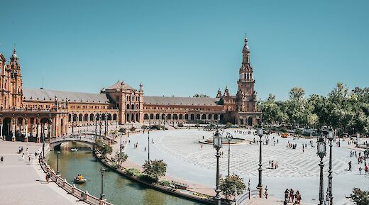 Plaza de Espa&ntilde;a, Seville, Spain. Joan Oger@Unsplash
