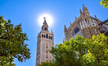 La Giralda, the bell tower of Seville's Cathedral. Tom Podmore@Unsplash