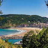 View of Zurriola Beach in Donostian San Sebastian. Ermell@Wikimedia Commons