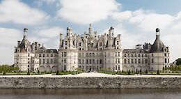 Loire Valley & Chambord E-Bike Tour with Food Tasting from Tours