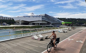 Bridge, Pont Raymond Barre, Lyon, France. SashiRolls@Wikimedia Commons