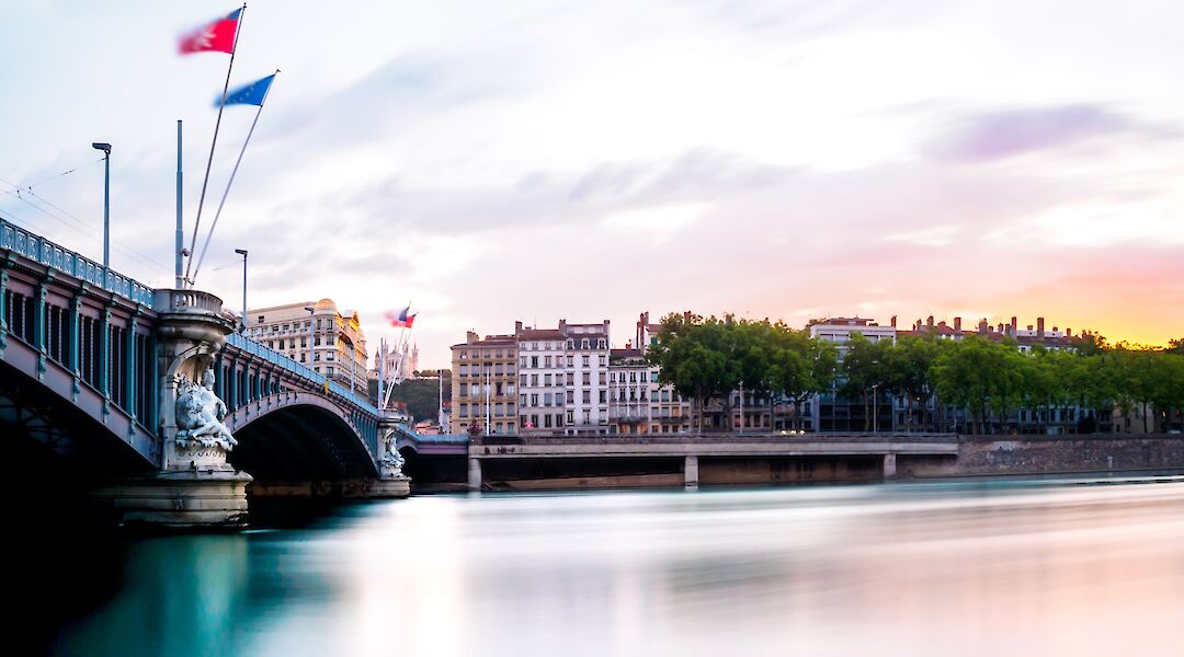 Sunset over Lyon's Lafayette Bridge. Kevin Bessat@Unsplash