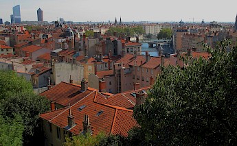 Sky view, Croix-Rousse, Lyon, France. Sylvie burr@Wikimedia Commons