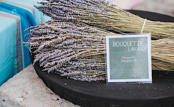 Bouquets of lavender being sold in Provence, France. Anastasiia Chepinska@Unsplash