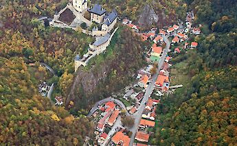 Karlštejn Castle, Czech Republic. CC:Karelj
