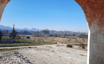 Alpilles captured from the Saint Sixte Chapel, Eygalieres, France. Mathieu BROSSAIS@CC