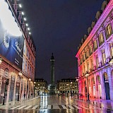 Reflections on the street, Place Vendome, Paris, France. Richard KREC@wikimedia commons