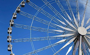 Ferris Wheel at the Place de la Concorde, Paris, France. Chris Linnett@unsplash