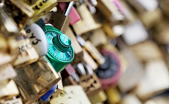 Love Locks on Pont De Arts, Paris, France. Thesupermat@wikimedia commons