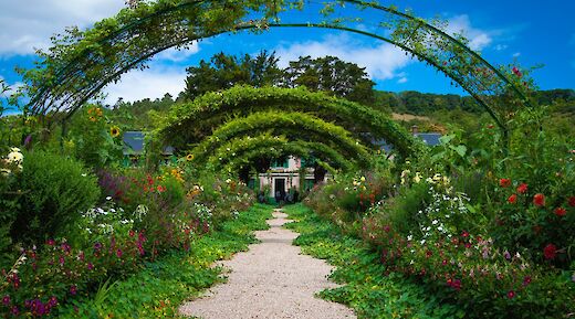 Arches, Fondation Claude Monet, Giverny, France Veronica Reverse@unsplash