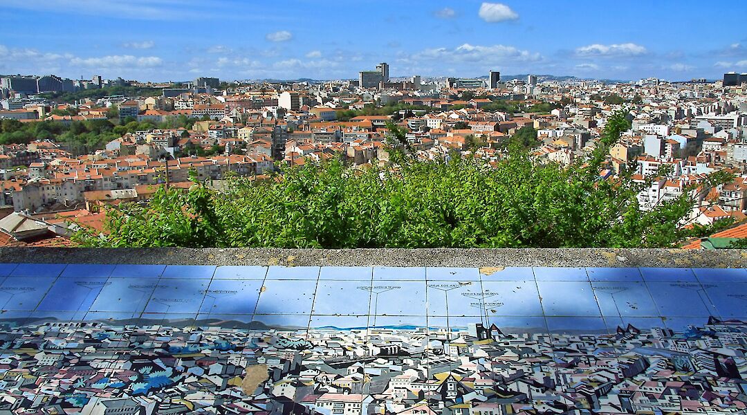 Senhora do Monte Viewpoint, Gaca, Lisbon, Portugal. Vitor Oliveira@wikimedia commons