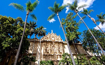 Blue Skies over Casa Del Prado, Balboa Park, San Diego, California. Leslie Yu@Unsplash