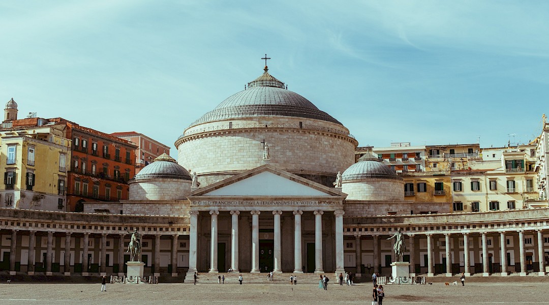 Beautiful dome roof architecture, Piazza del Plebiscito, Naples, Italy. Ahtziri Lagarde@Unsplash