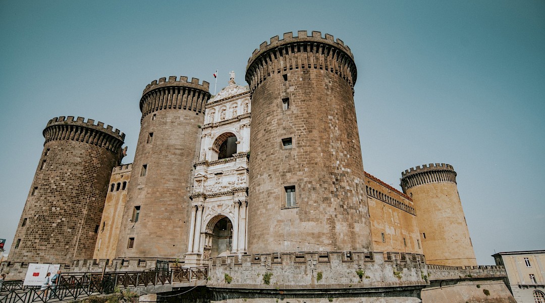Old brown Structure, Castel Nuovo, Naples, Italy. Ronni Kurtz@Unsplash