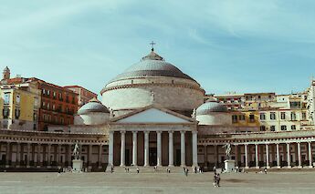 Piazza Del Plebiscito, Naples, Italy. Ahtziri Lagarde@Unsplash